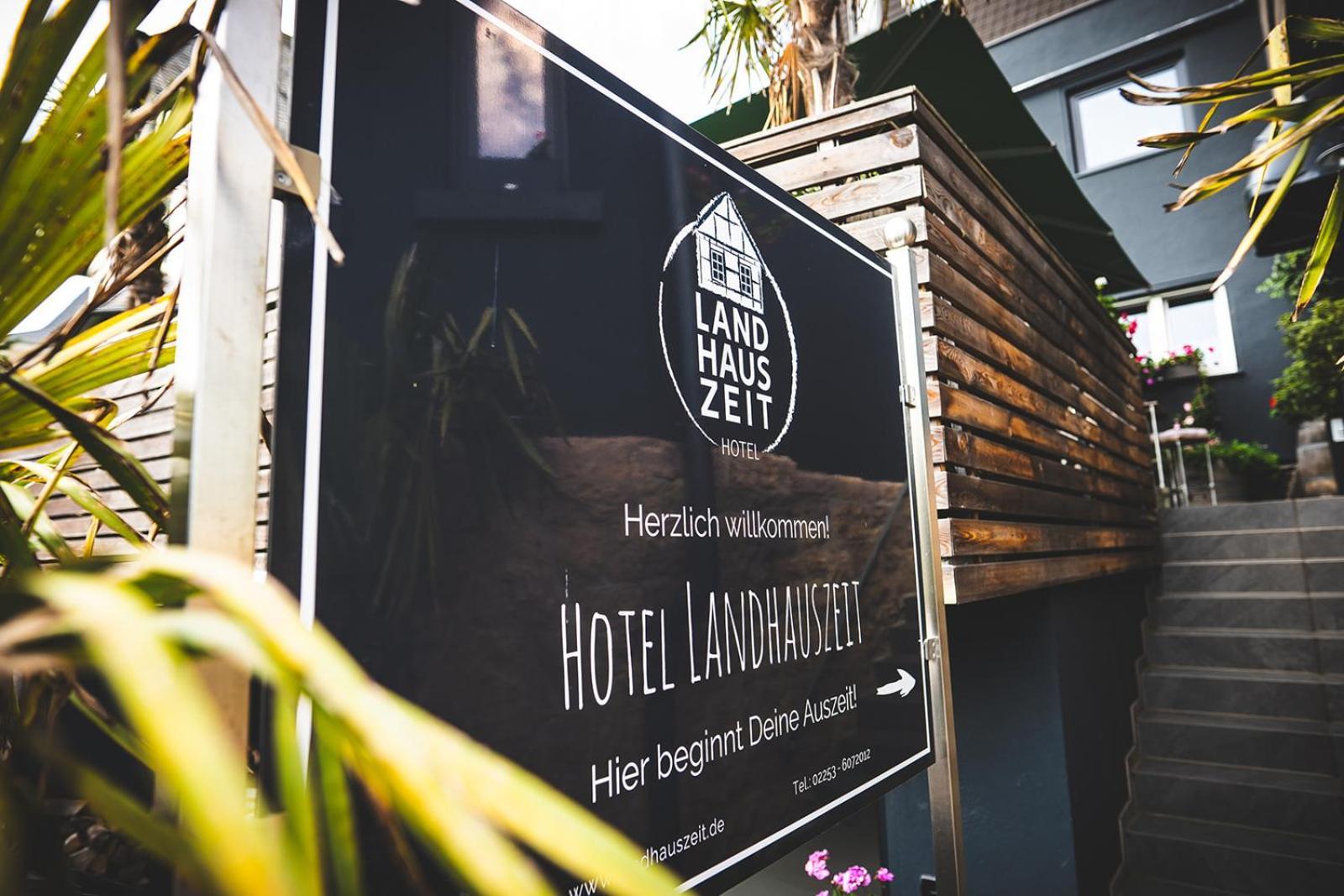 Boutique Hotel Landhauszeit Bad Muenstereifel Exteriör bild